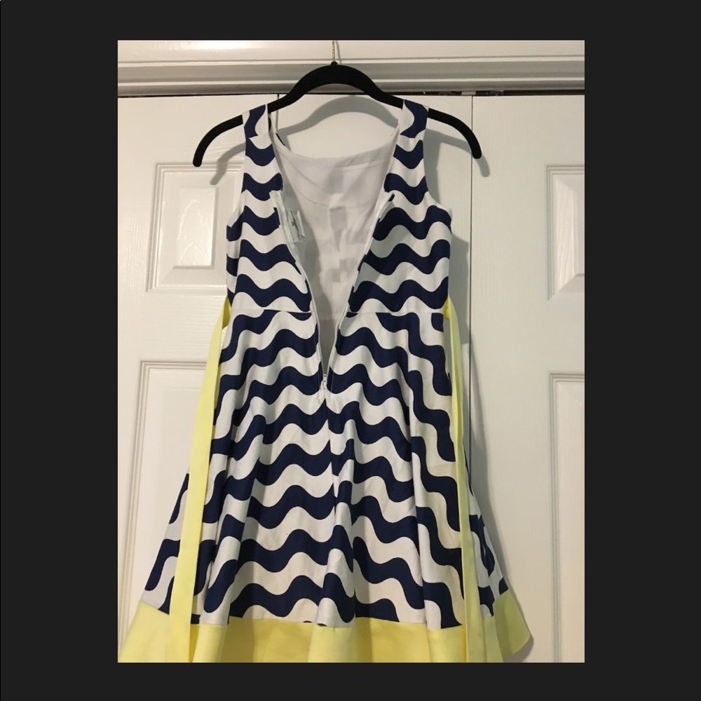Spring Dress. Excellent condition Size 10 - Picture 2 of 5